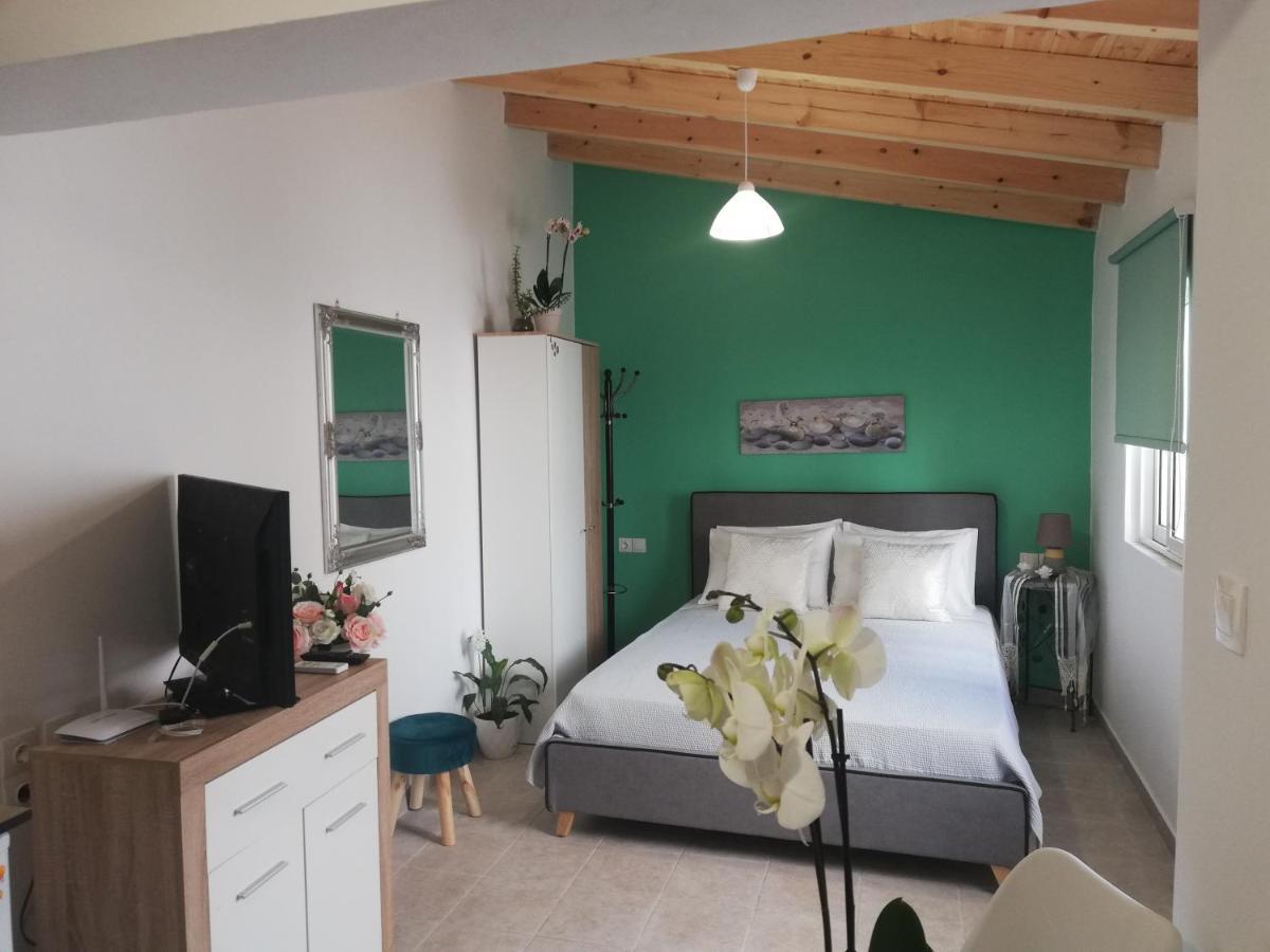 Small Studio With Yard Chania  Luaran gambar